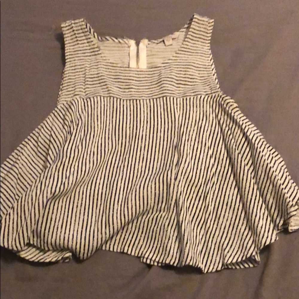 Guess size small top